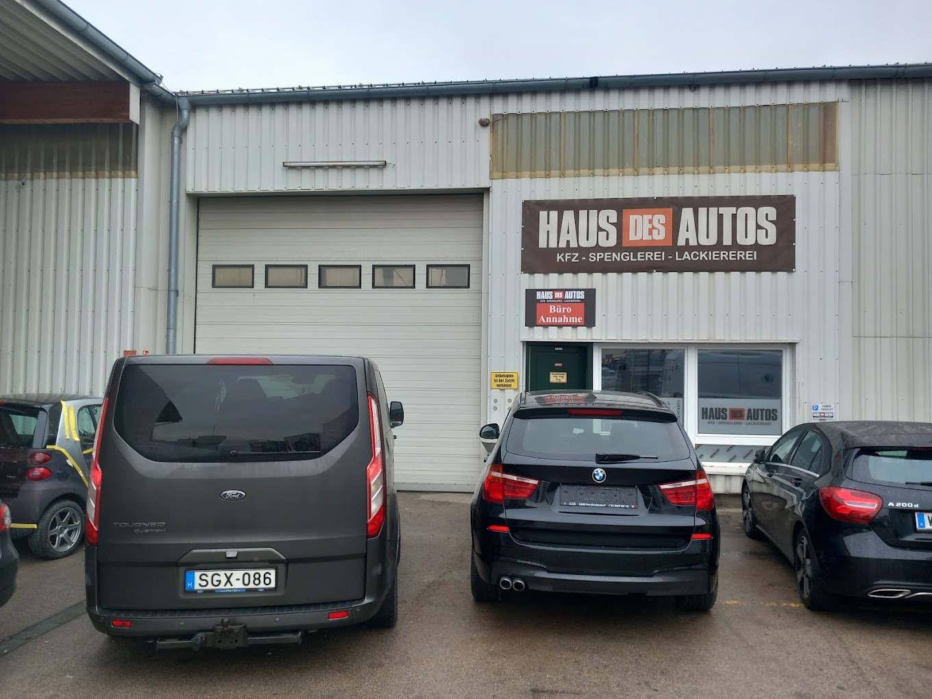 Haus des Autos Werkstatt Innenansicht mit modernster Technik und professioneller Ausstattung